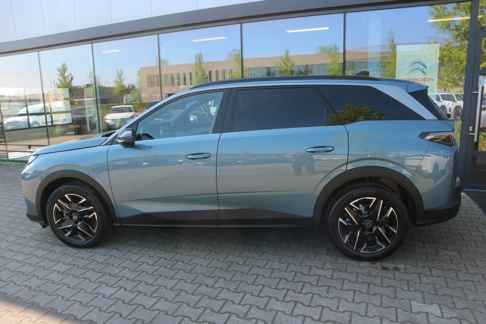 Peugeot-5008
