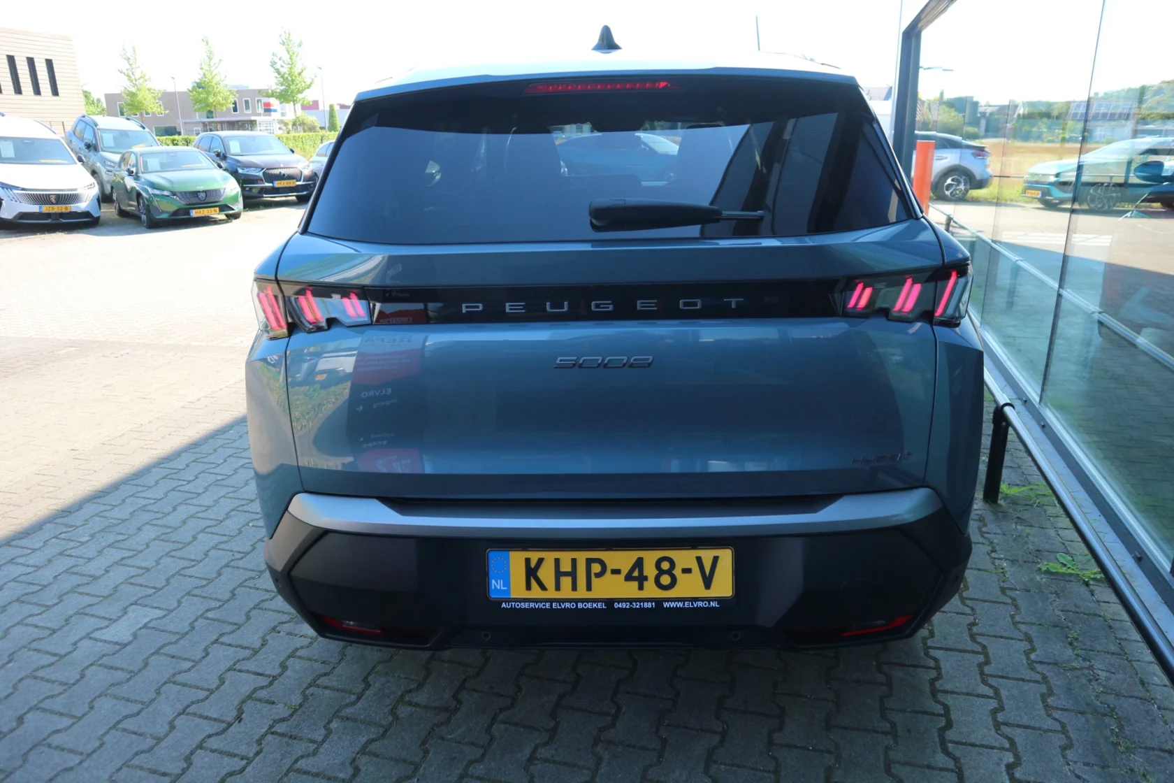 Peugeot-5008