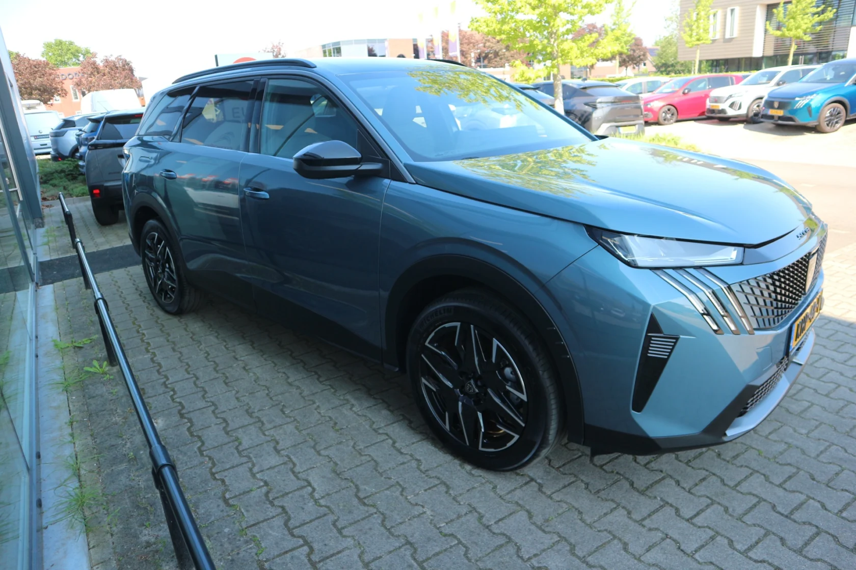 Peugeot-5008