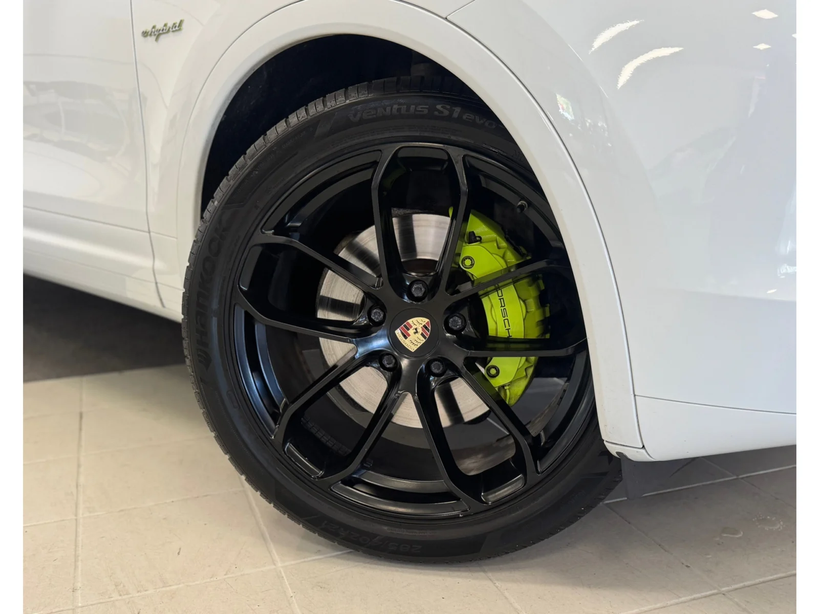 Porsche-Cayenne