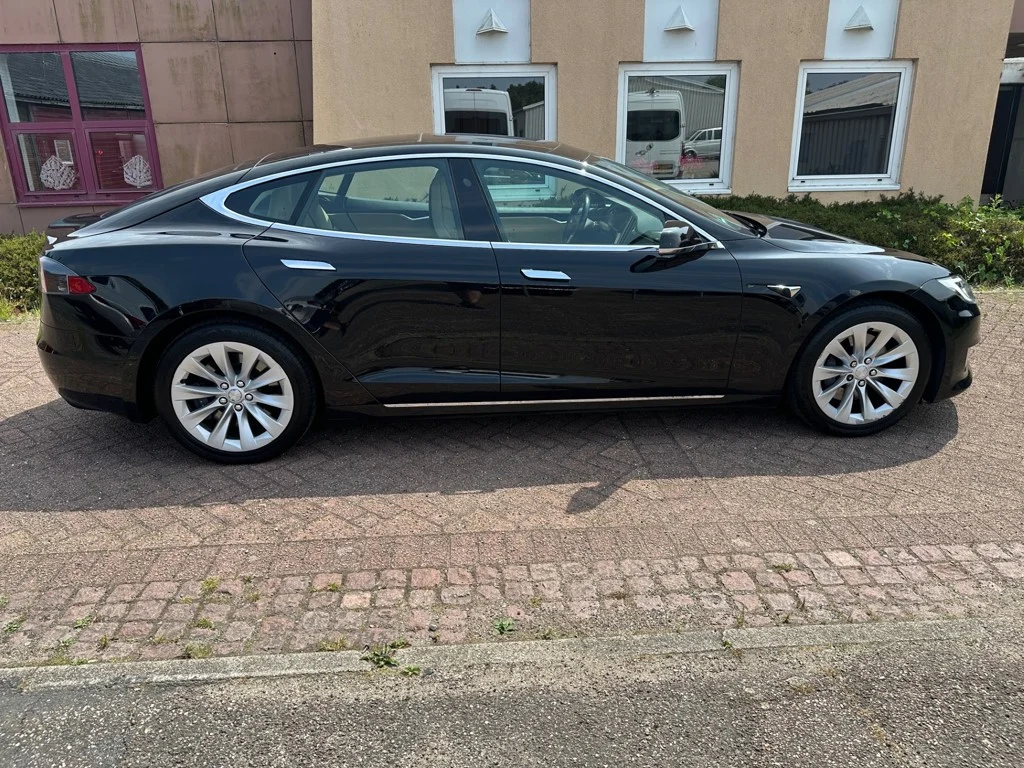 Tesla-Model S