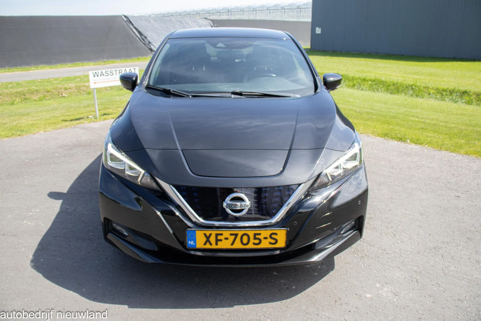 Nissan-Leaf