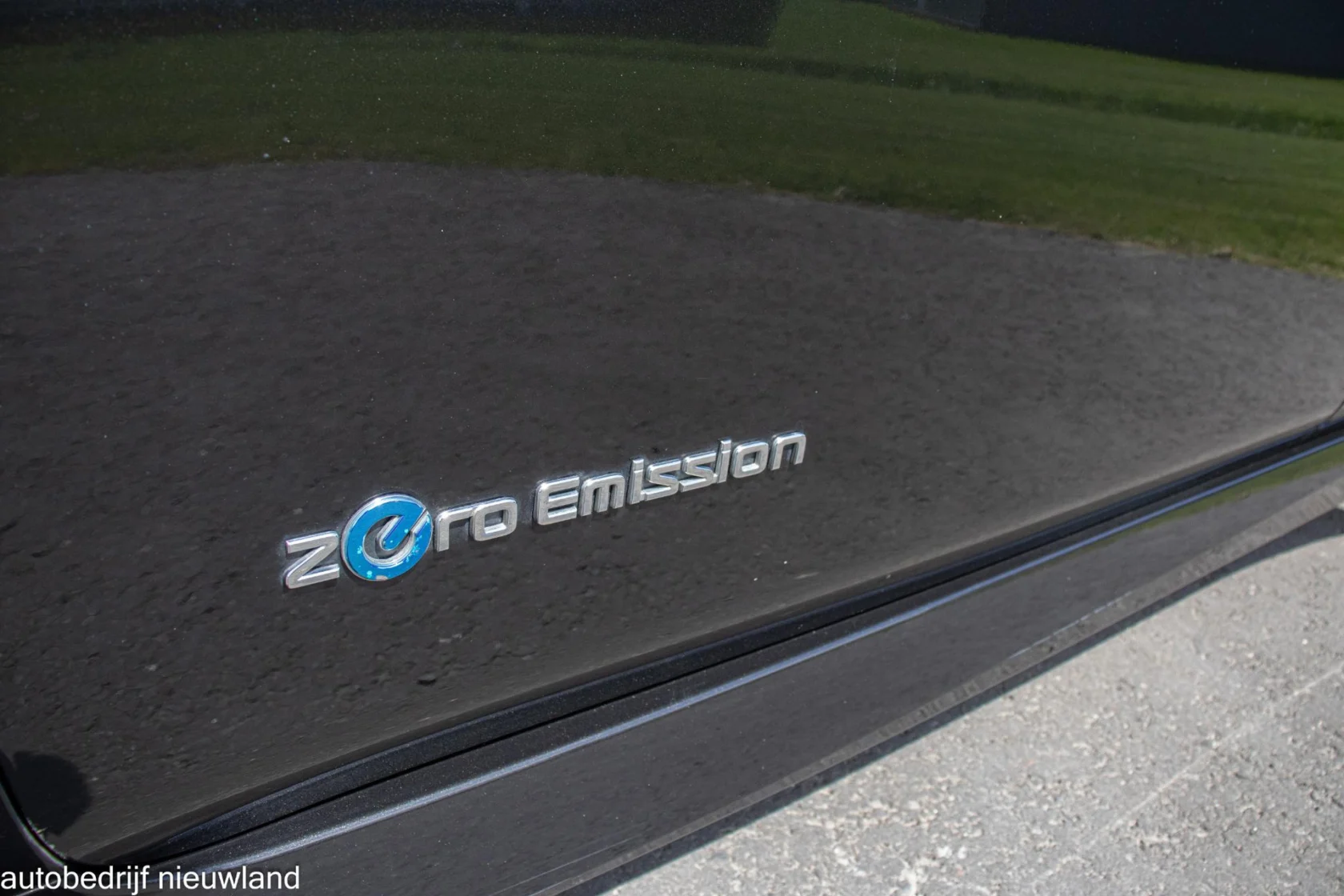 Nissan-Leaf