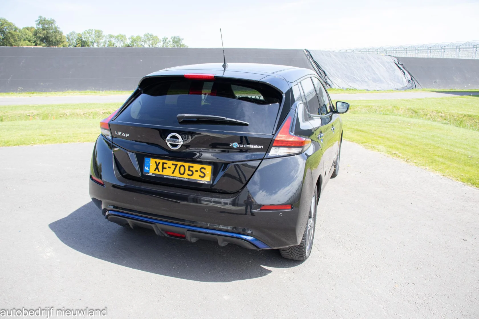 Nissan-Leaf
