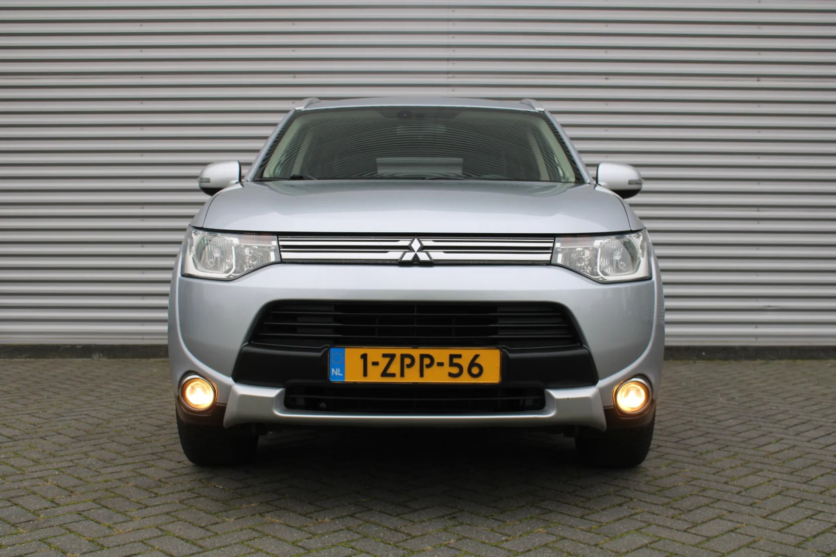 Mitsubishi-Outlander
