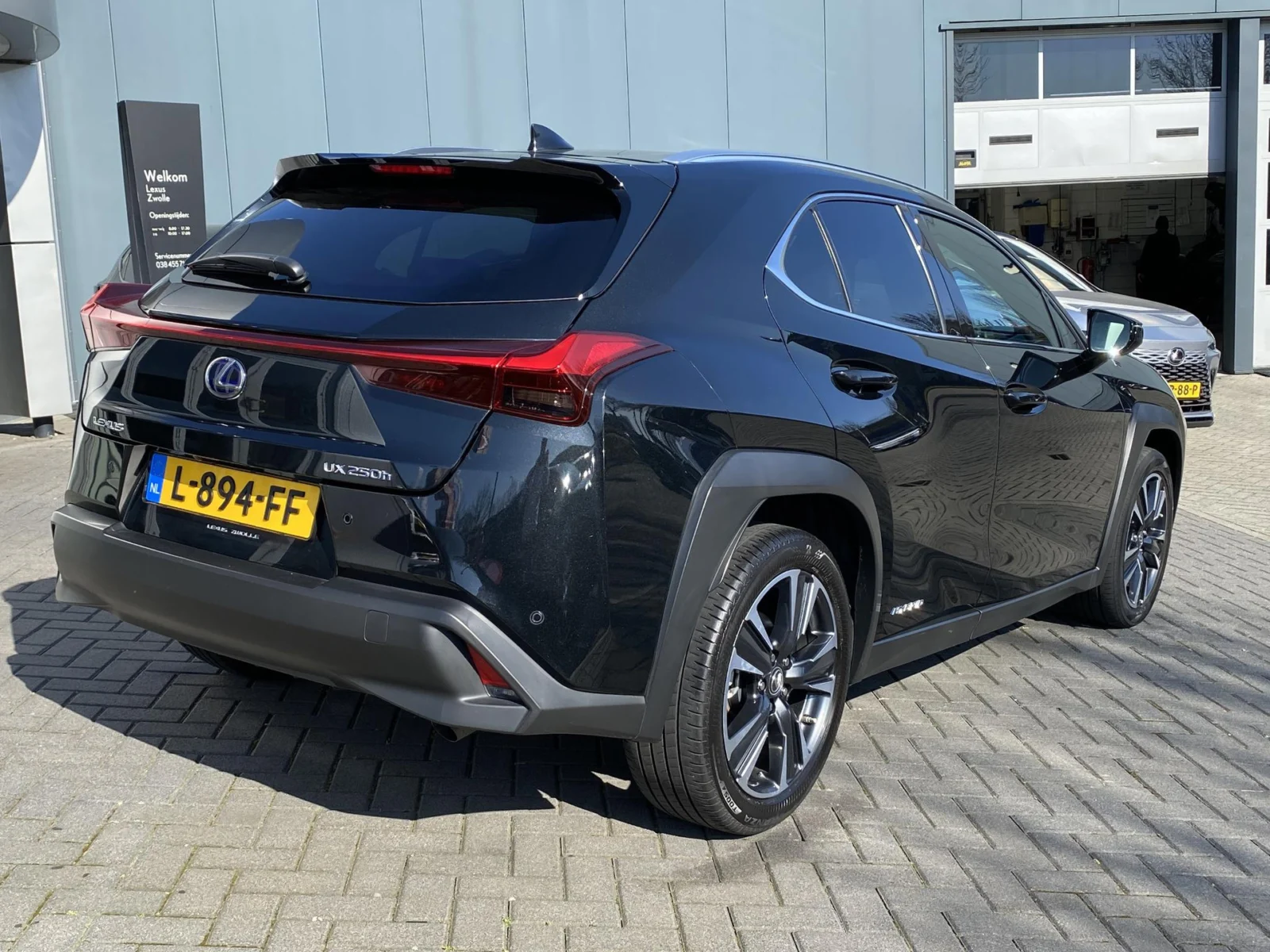 Lexus-UX