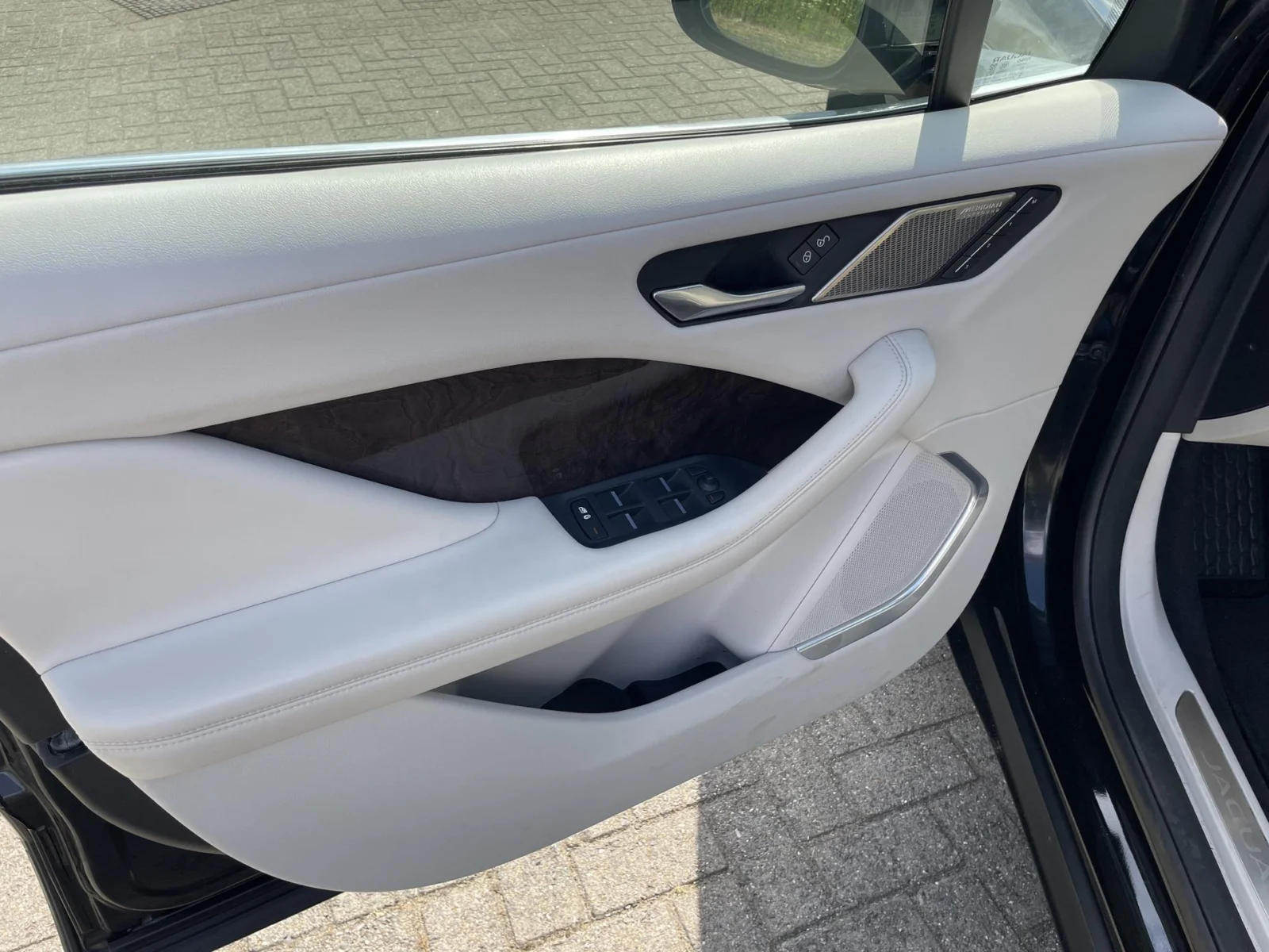 Jaguar-I-Pace