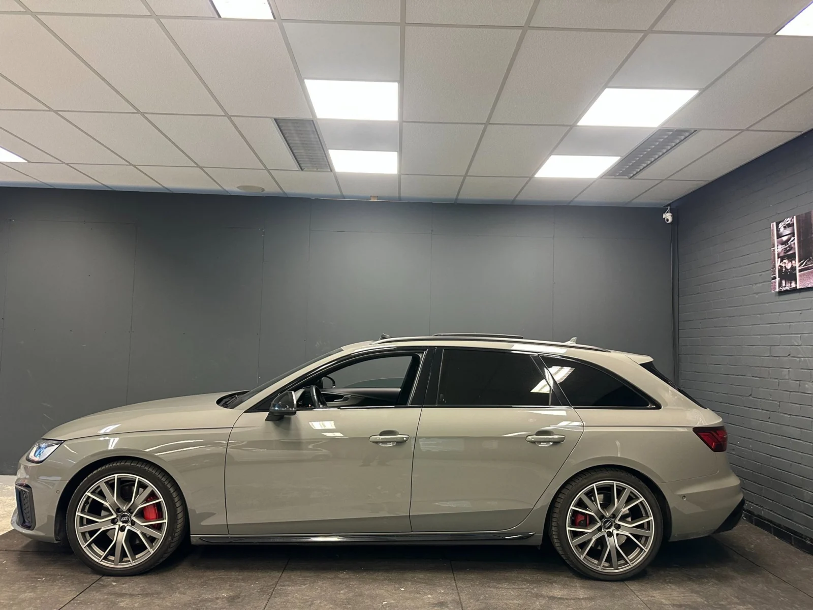 Audi-A4