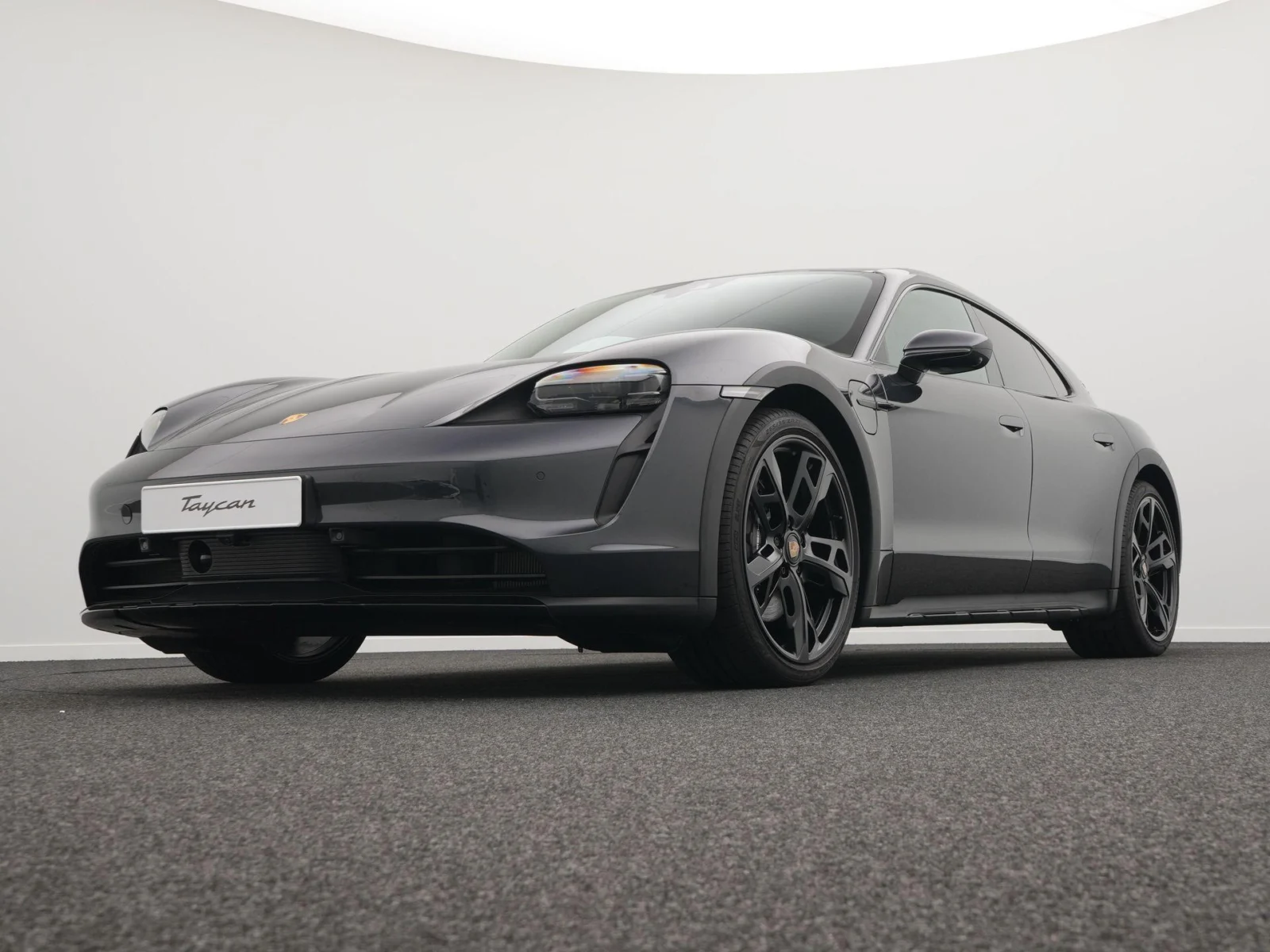 Porsche-Taycan 4
