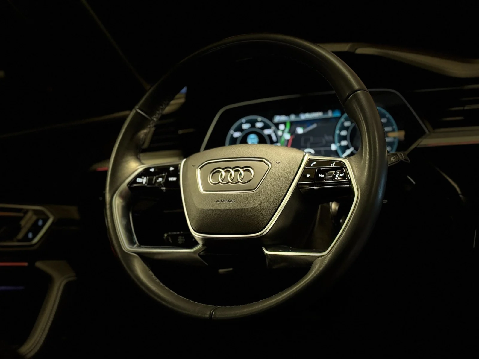 Audi-Q8 e-tron