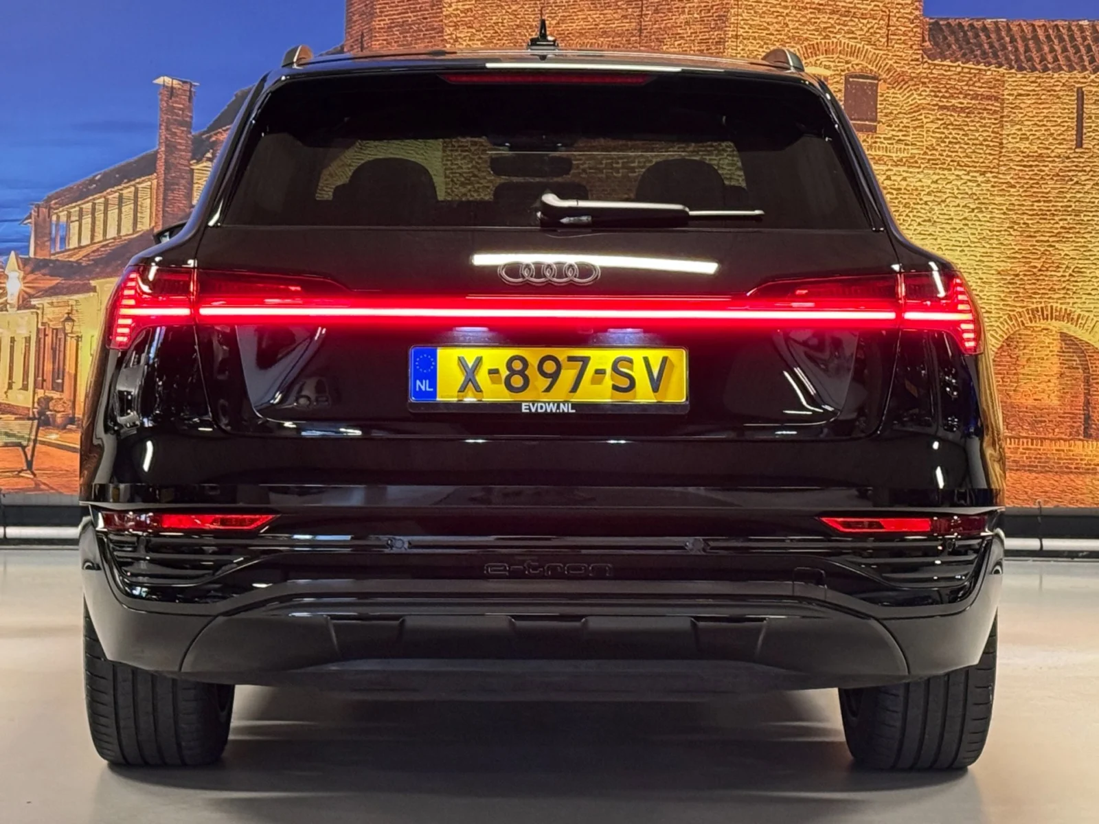 Audi-Q8 e-tron