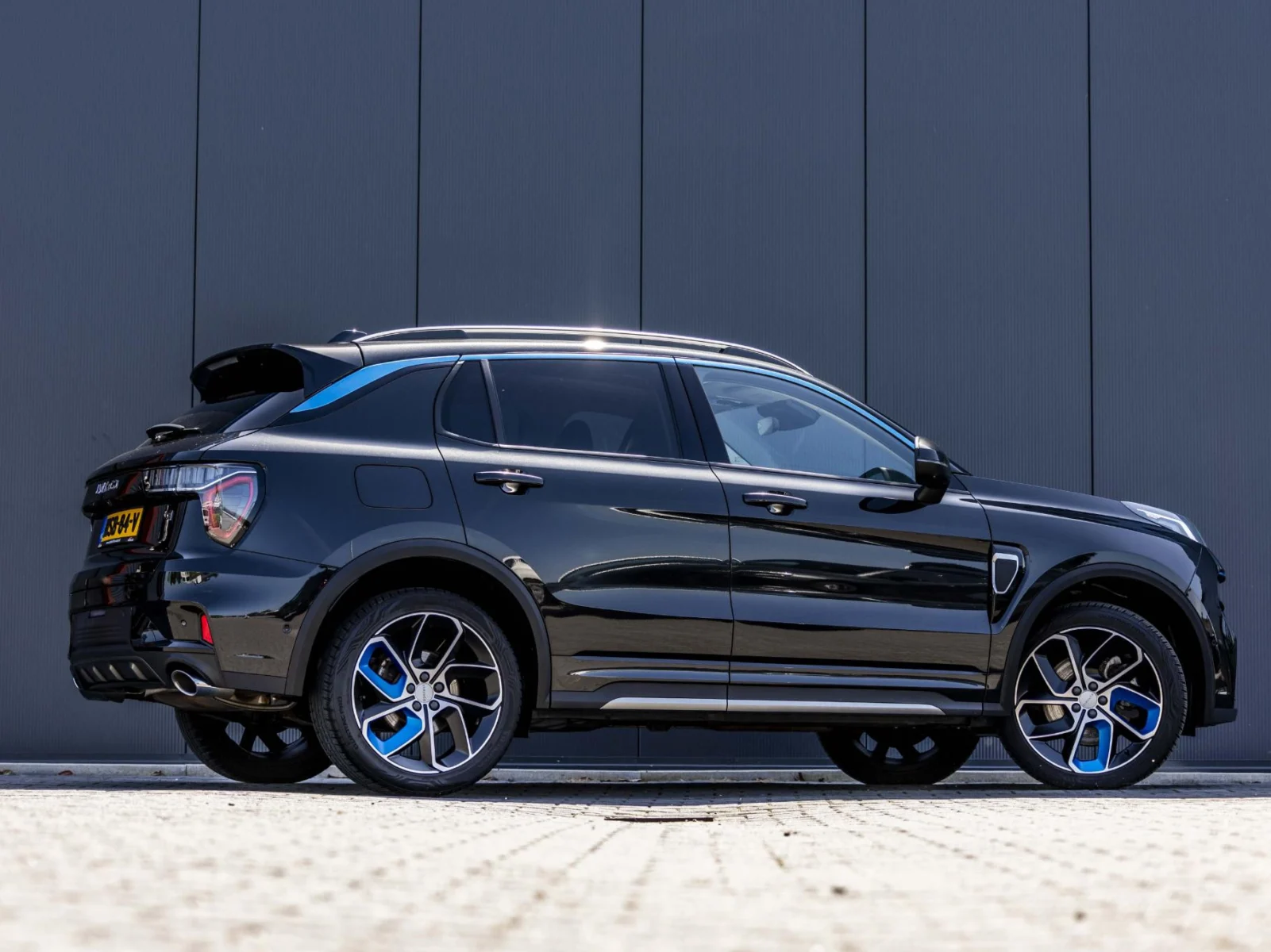 Lynk & Co-01