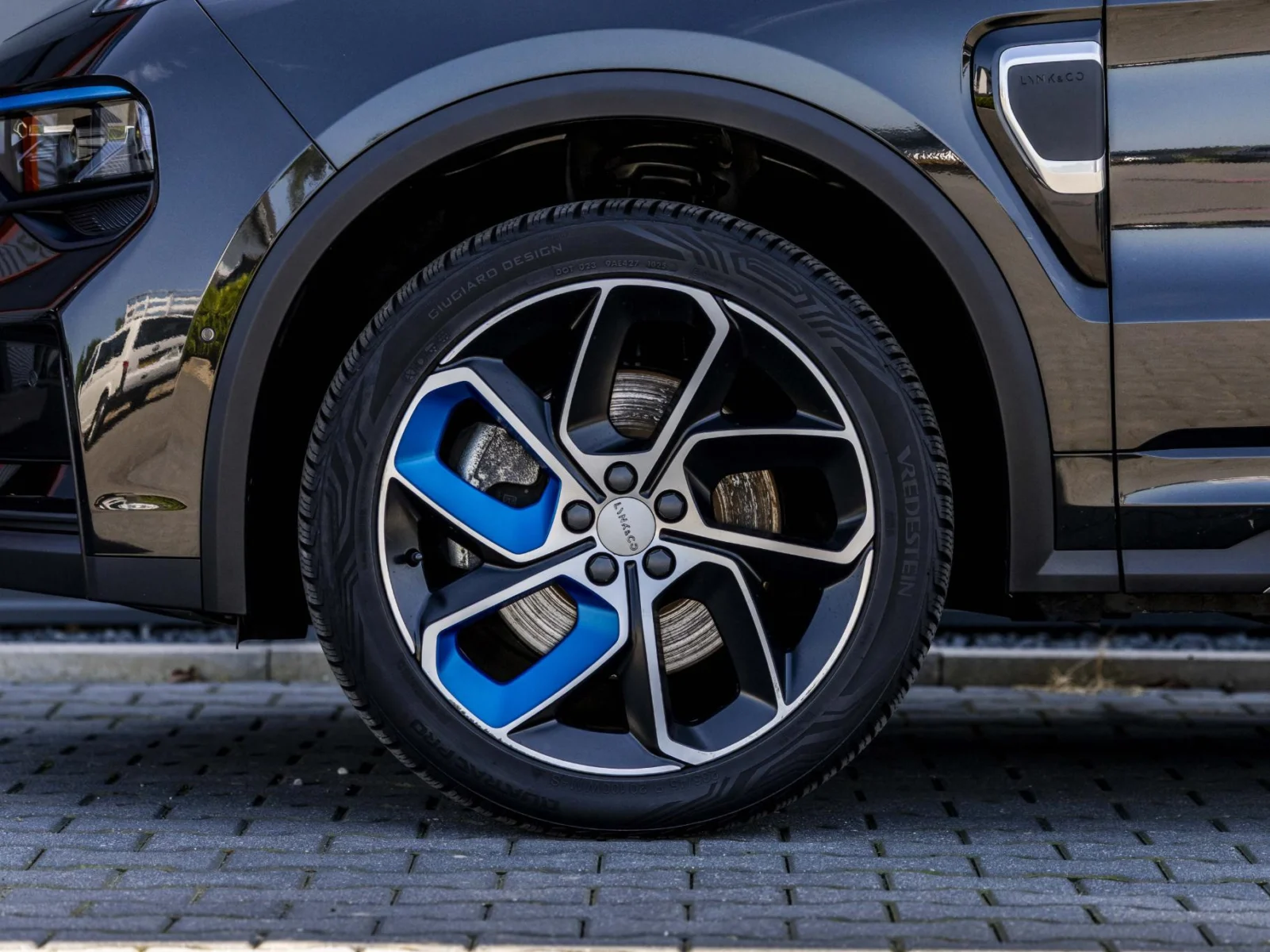 Lynk & Co-01