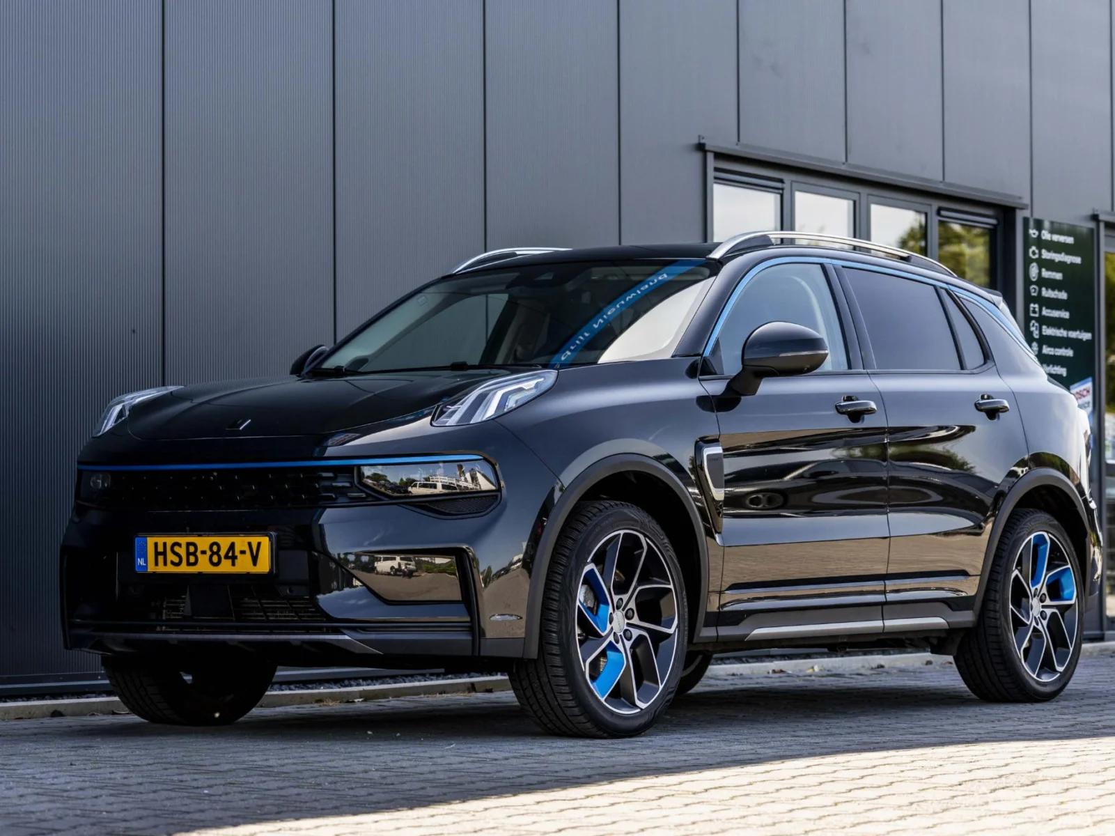 Lynk & Co-01