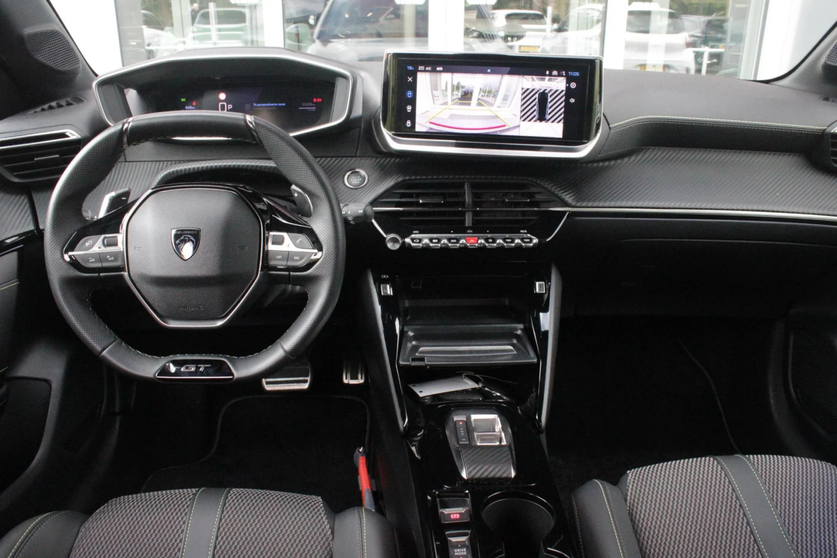 Peugeot-208