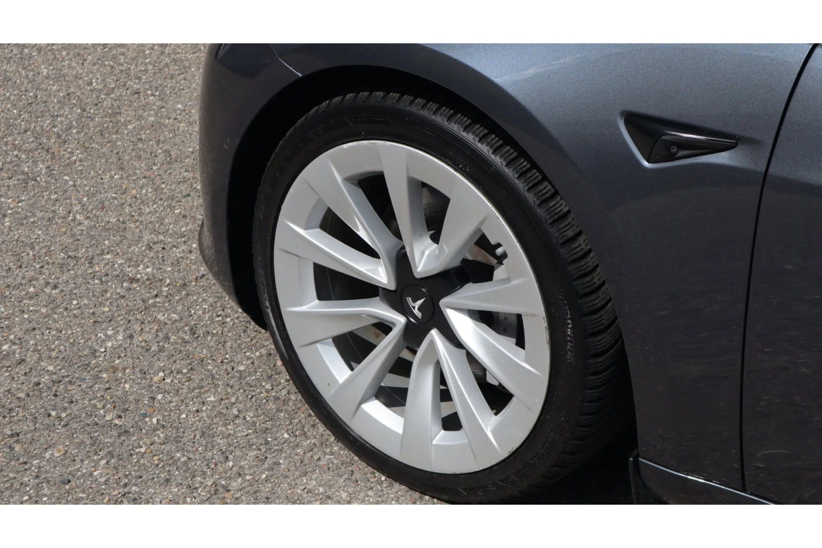 Tesla-Model 3