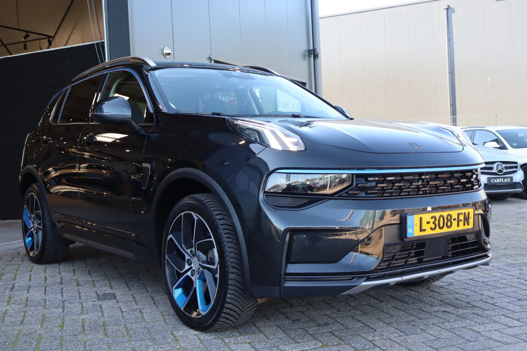 Lynk & Co-01