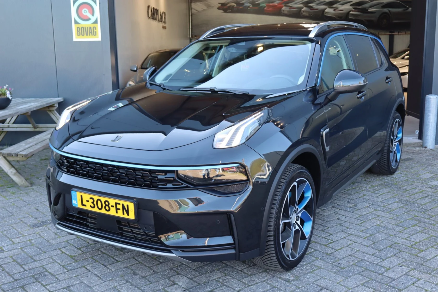 Lynk & Co-01