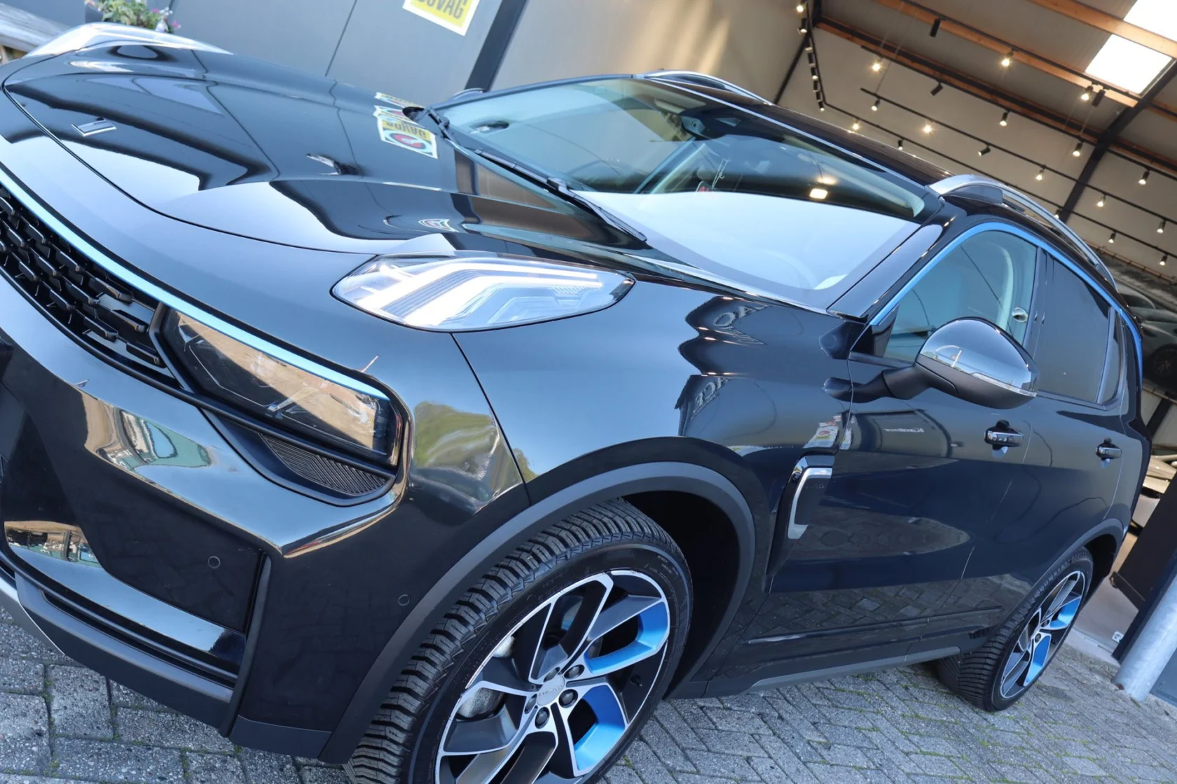 Lynk & Co-01