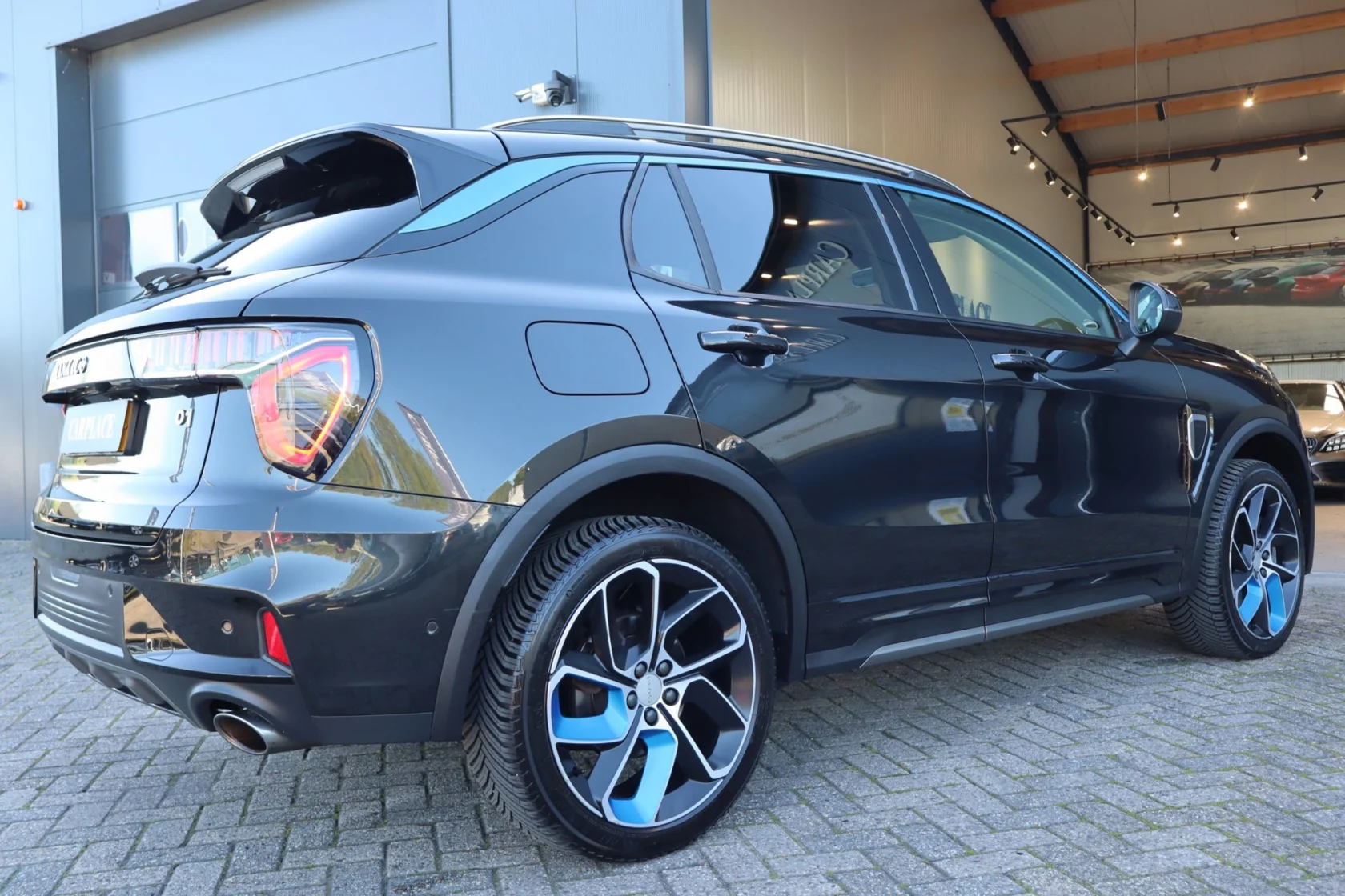 Lynk & Co-01