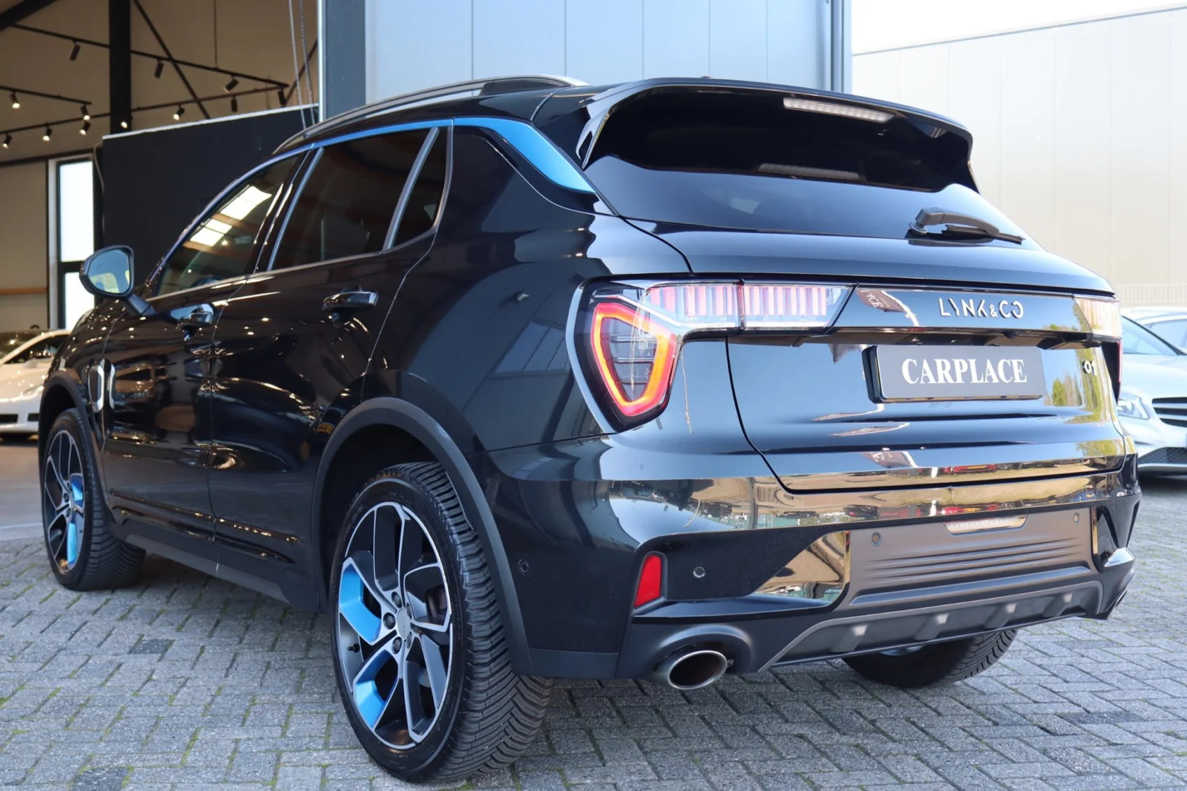 Lynk & Co-01