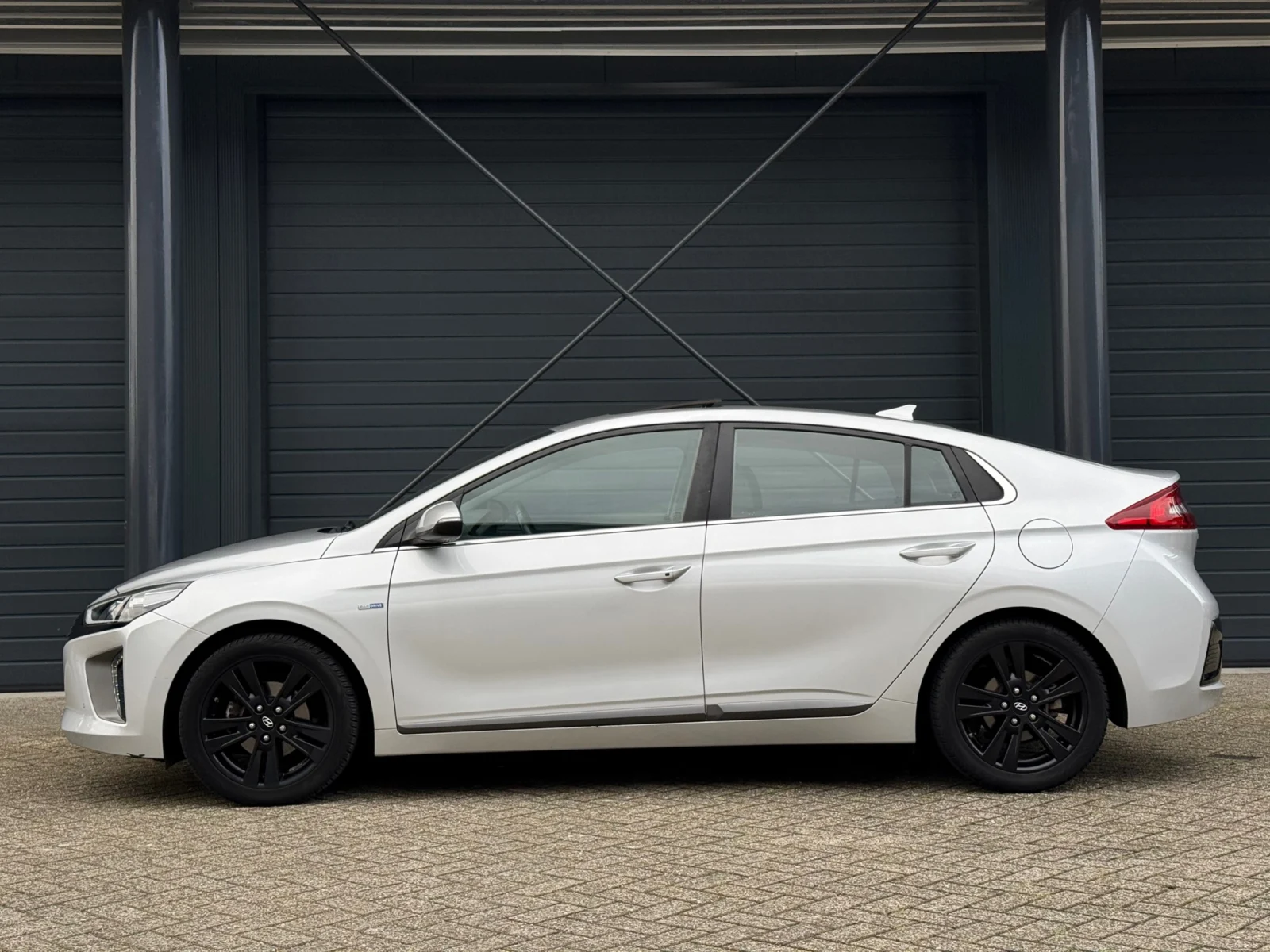 Hyundai-Ioniq