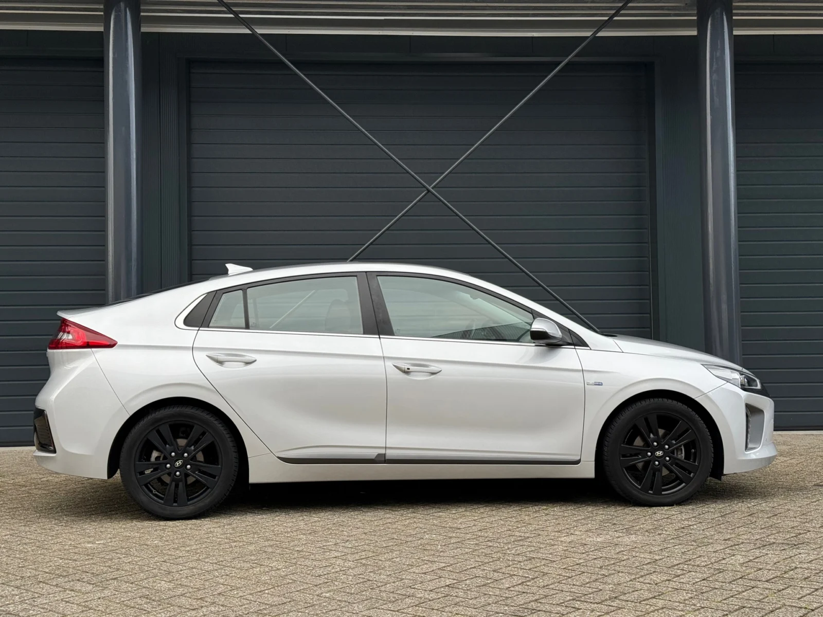 Hyundai-Ioniq
