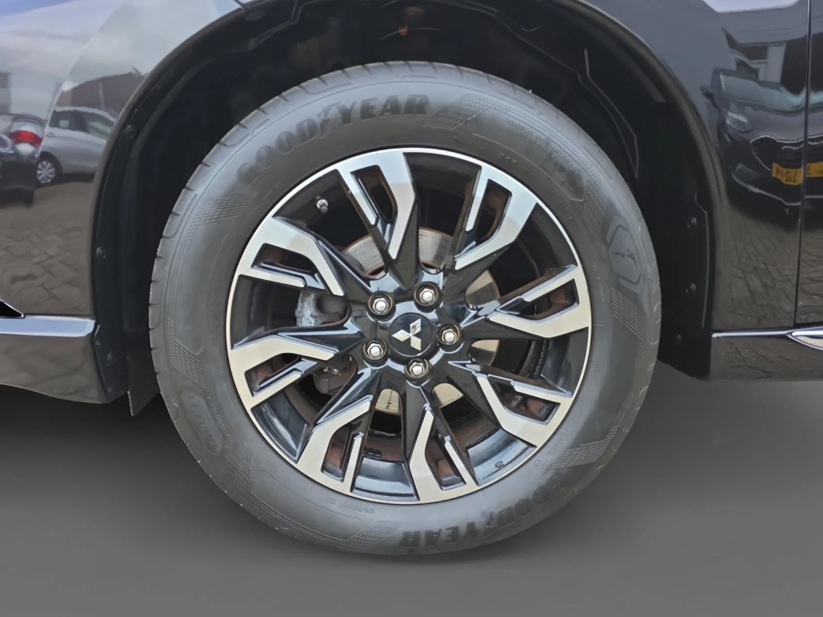 Mitsubishi-Outlander