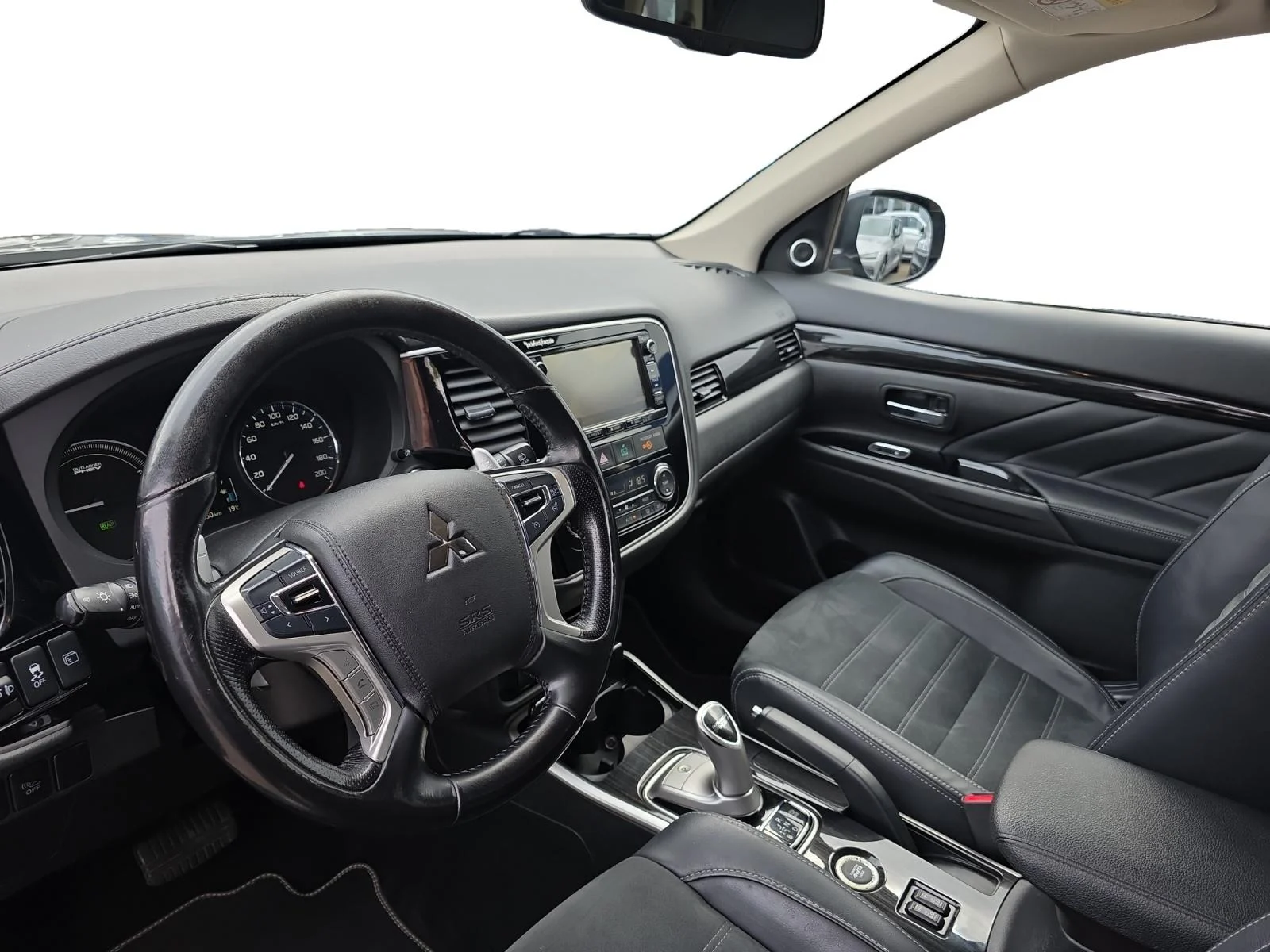Mitsubishi-Outlander