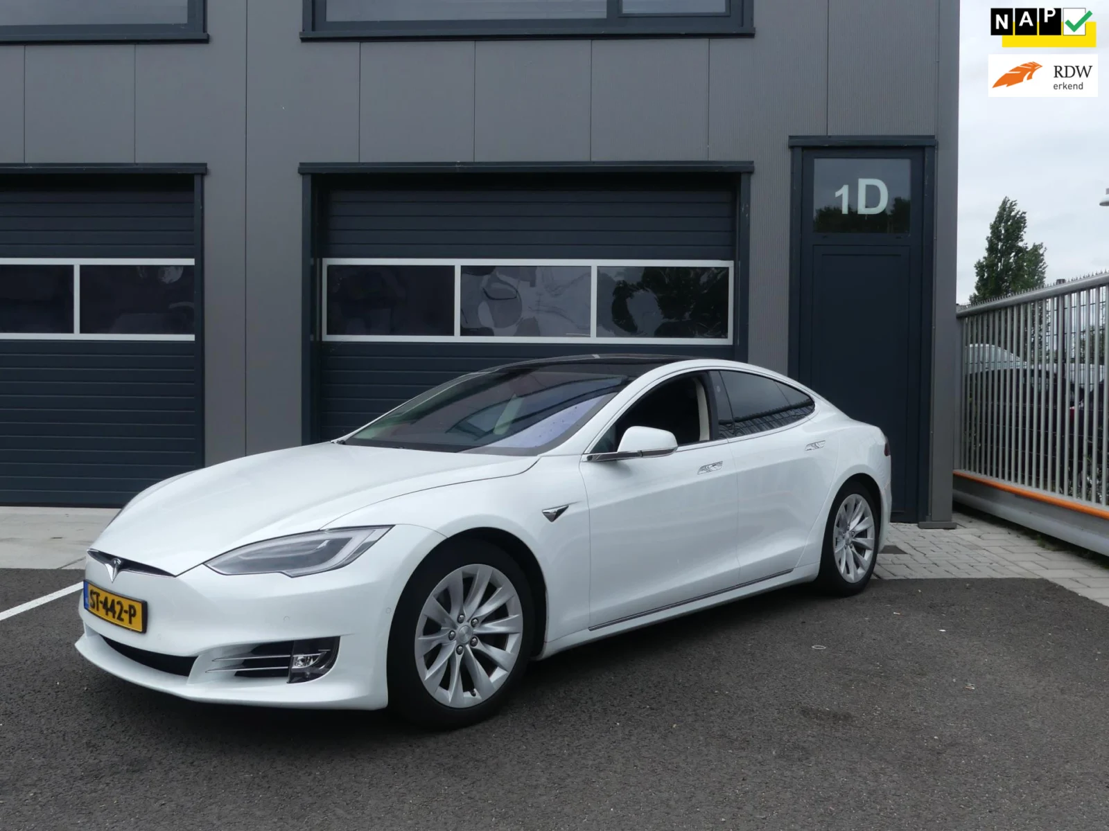 Tesla Model S 75D AWD Autopilot Navigatie