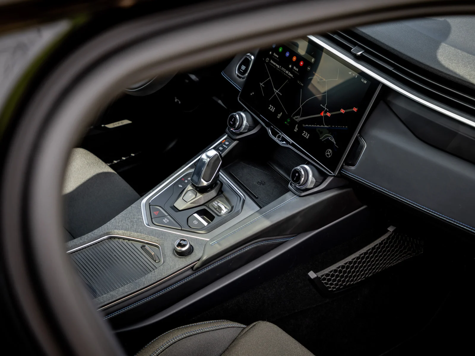 Lynk & Co-01