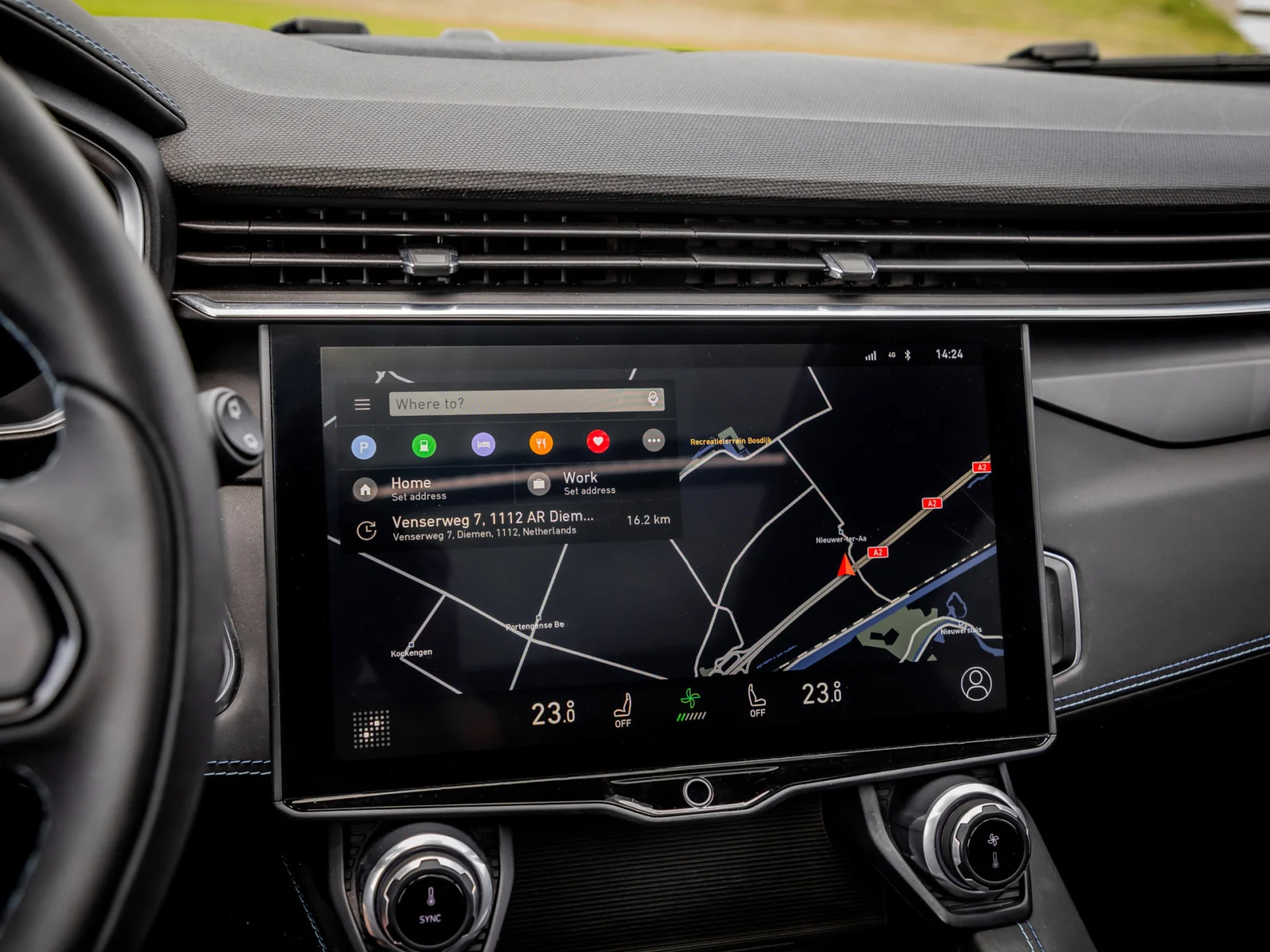 Lynk & Co-01
