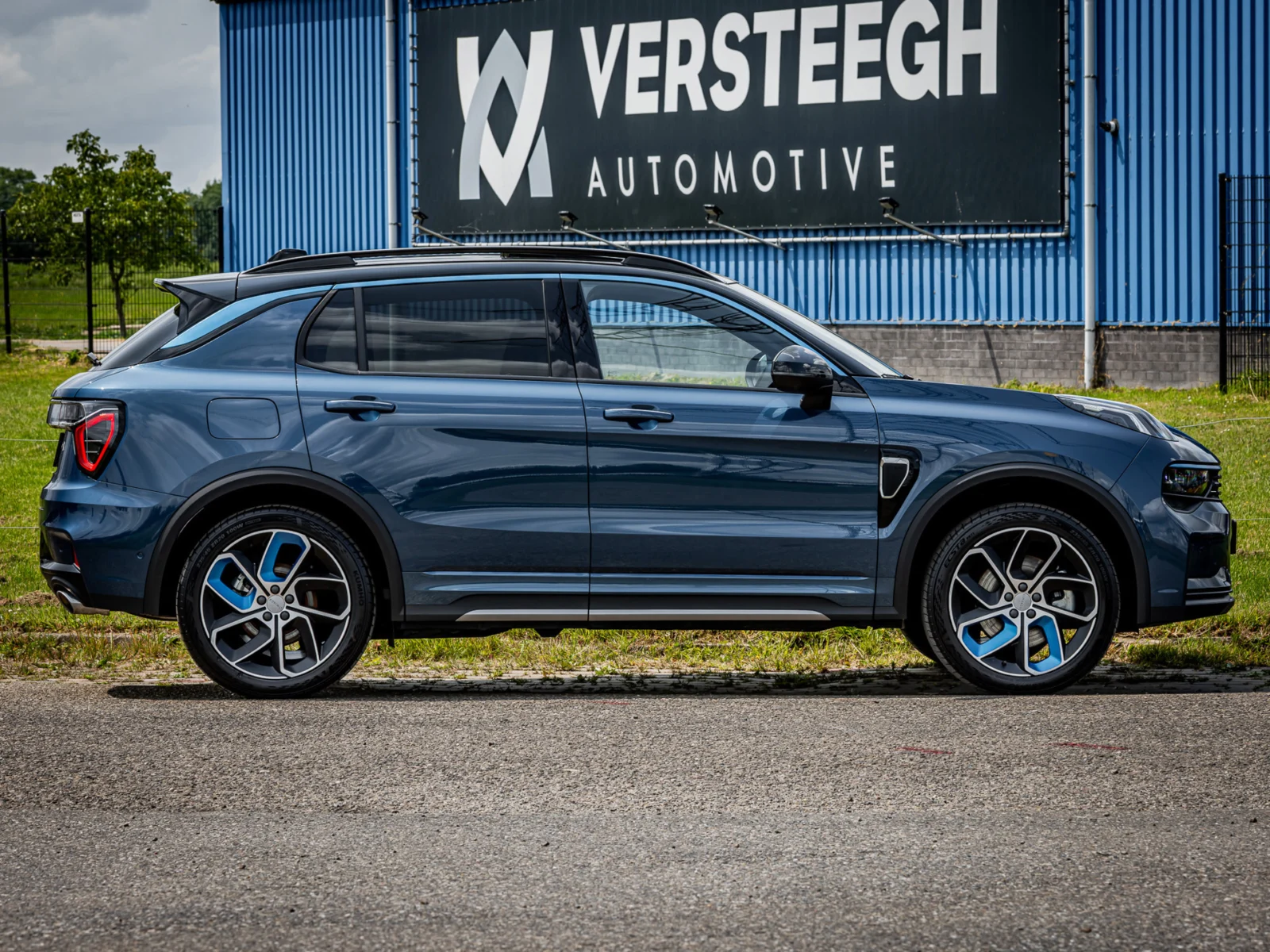 Lynk & Co-01