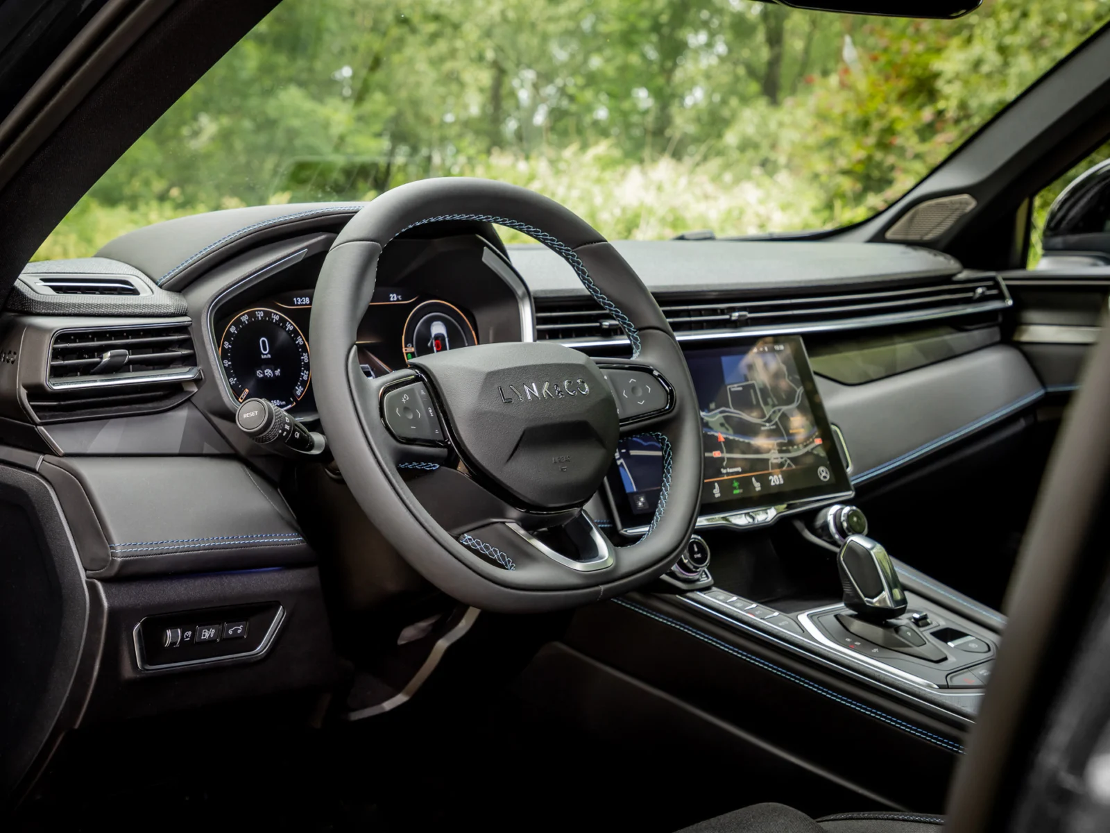 Lynk & Co-01