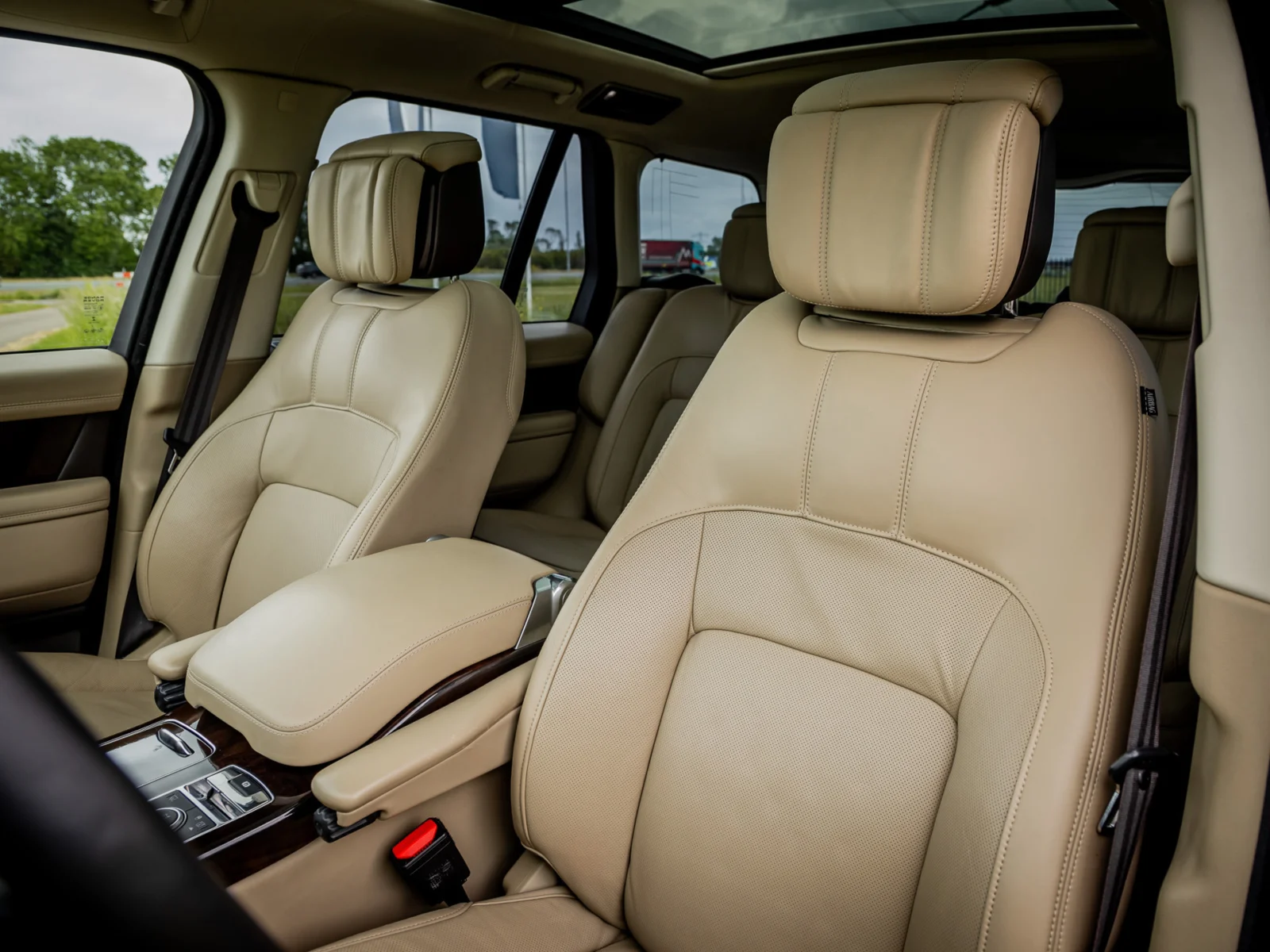 Land Rover-Range Rover