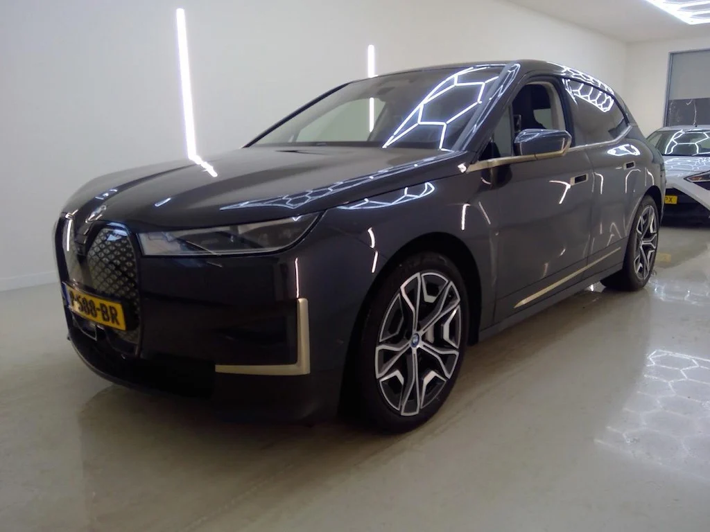 BMW-iX