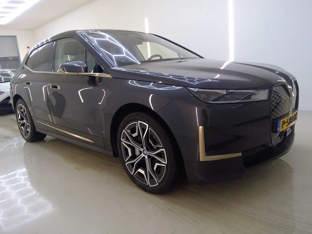 BMW-iX