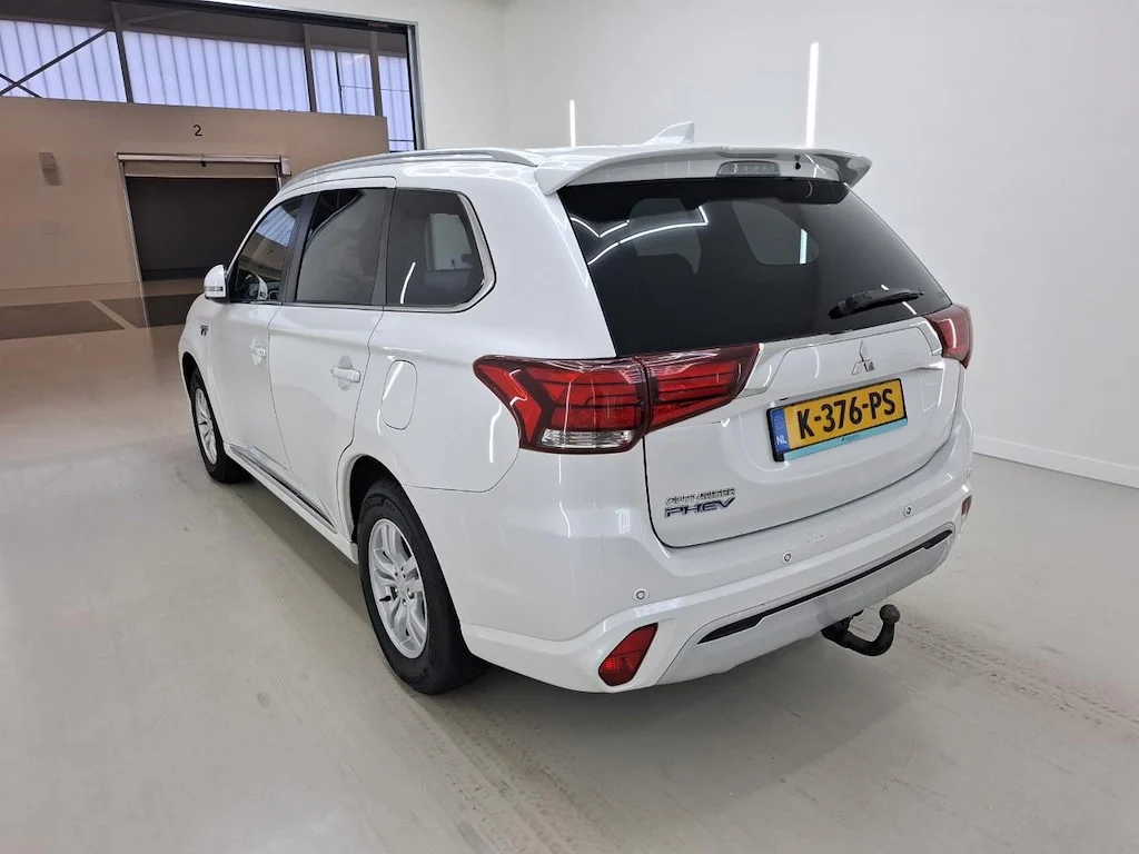 Mitsubishi-Outlander