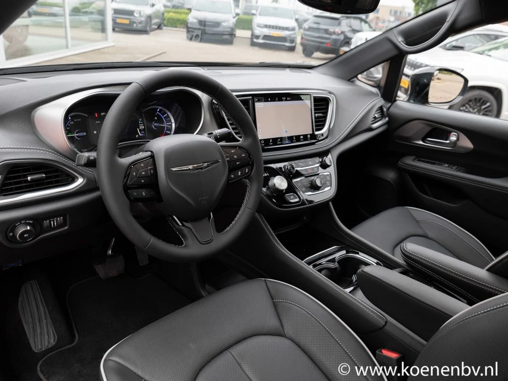 Chrysler-Pacifica