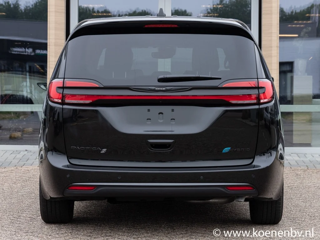 Chrysler-Pacifica
