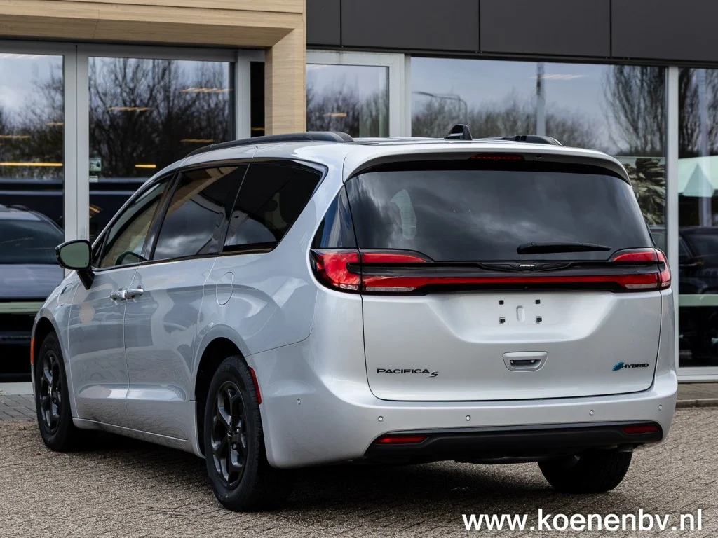 Chrysler-Pacifica