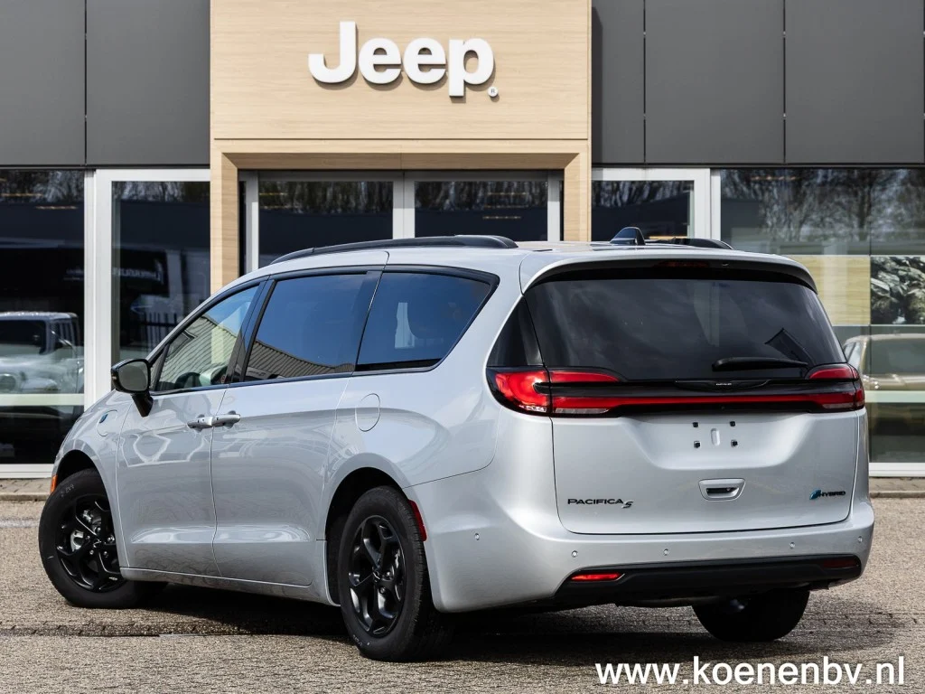 Chrysler-Pacifica