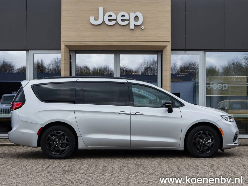 Chrysler-Pacifica
