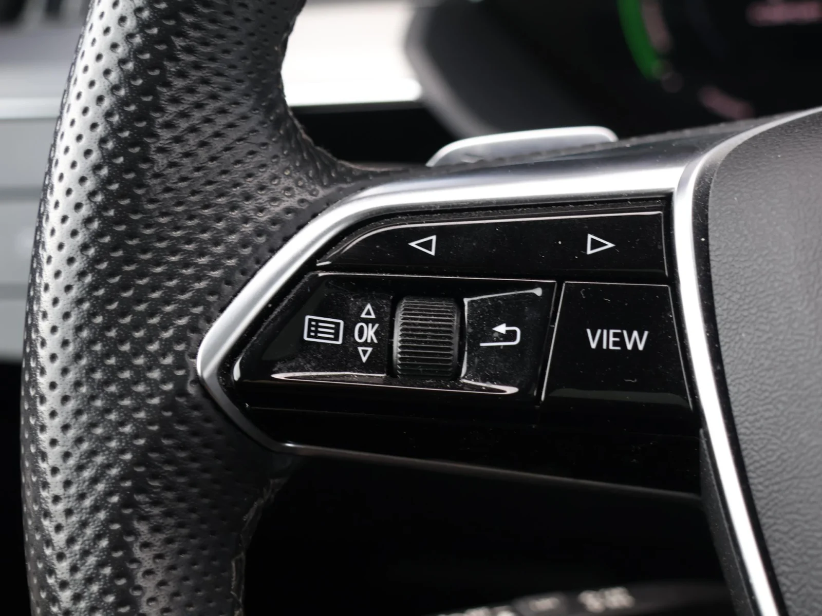 Audi-Q8 e-tron