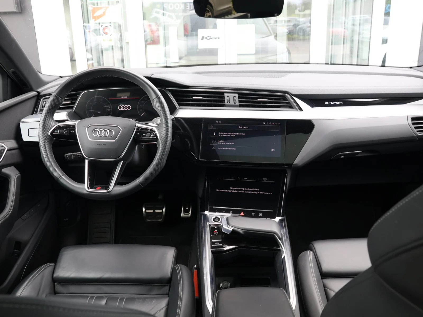 Audi-Q8 e-tron