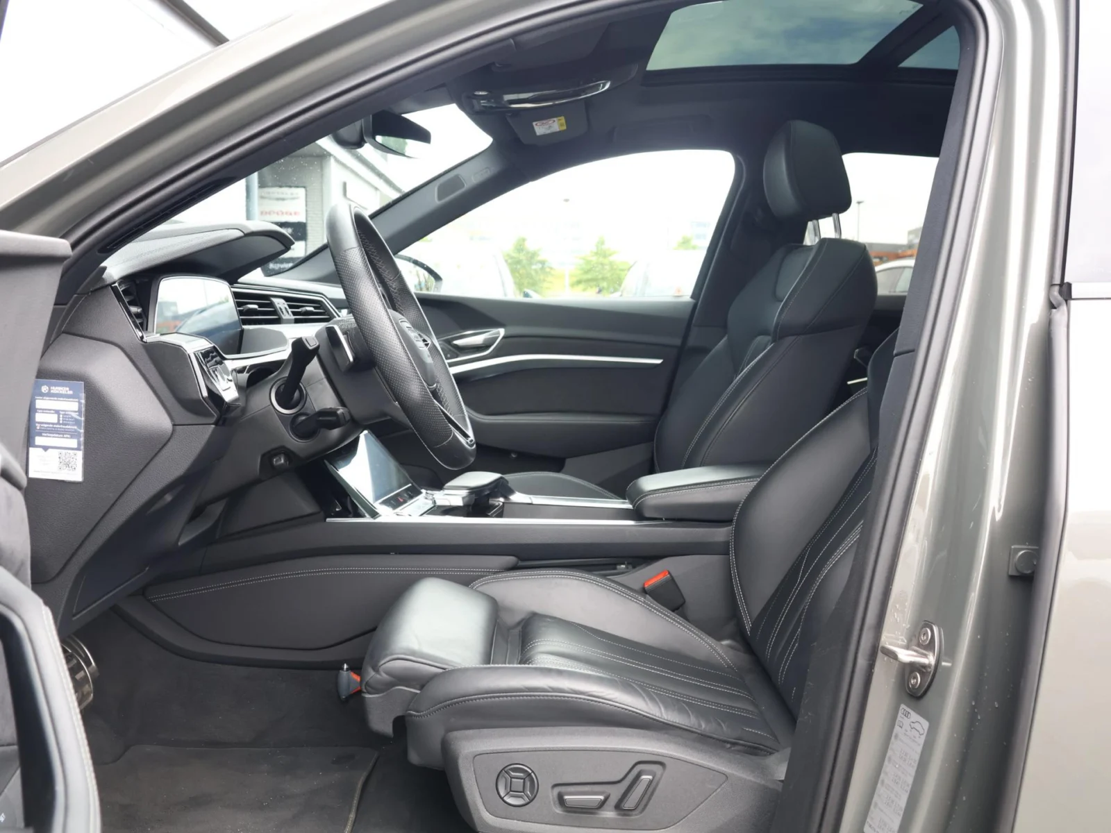 Audi-Q8 e-tron