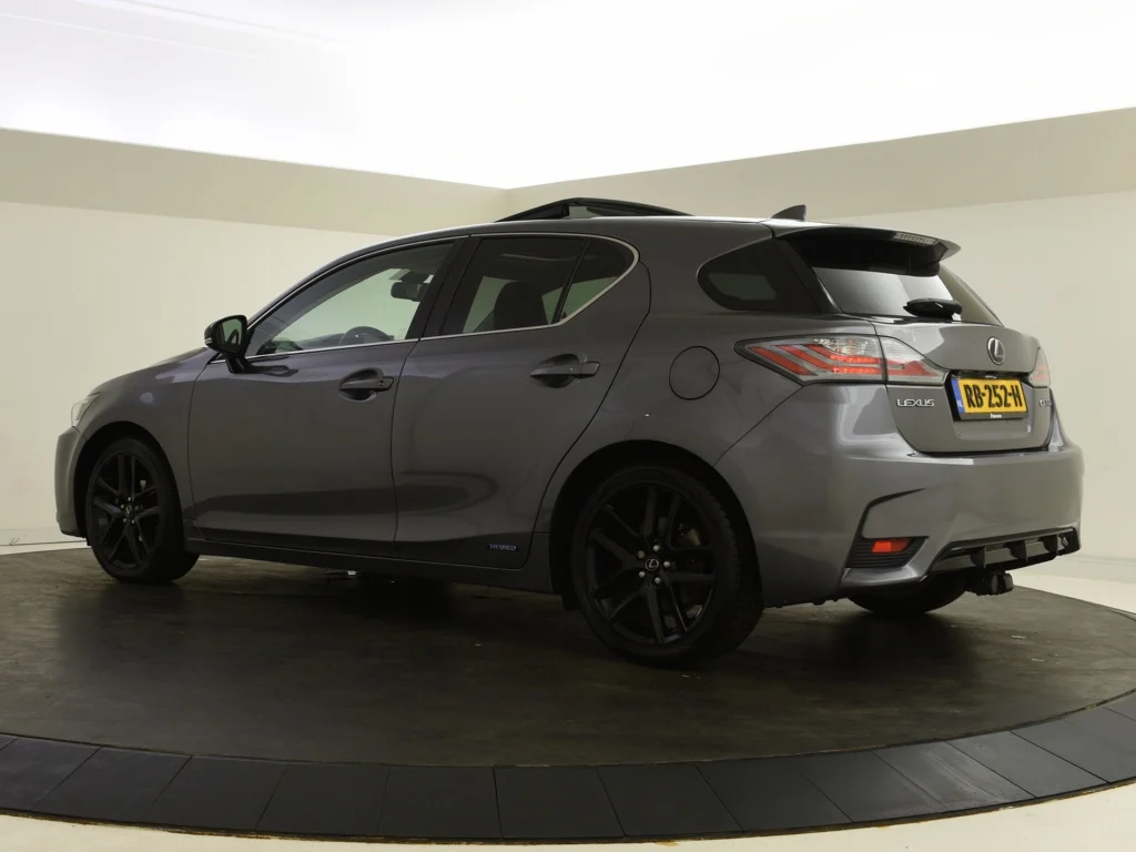 Lexus-CT 200h