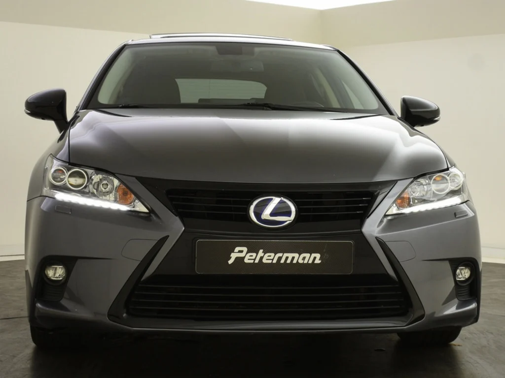Lexus-CT 200h
