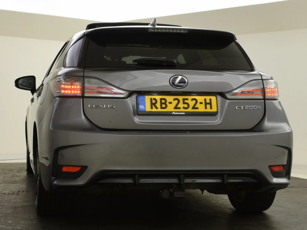 Lexus-CT 200h