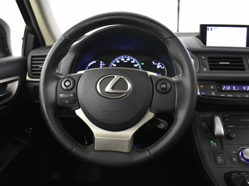 Lexus-CT 200h